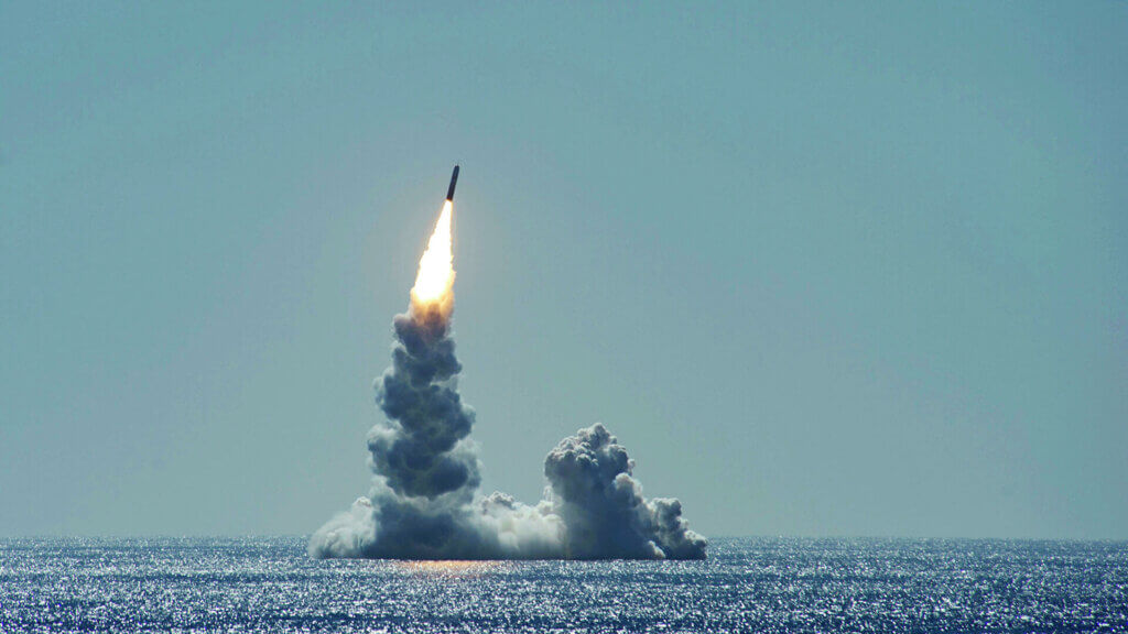 История развития военной техники: от древних орудий до современных боевых машин